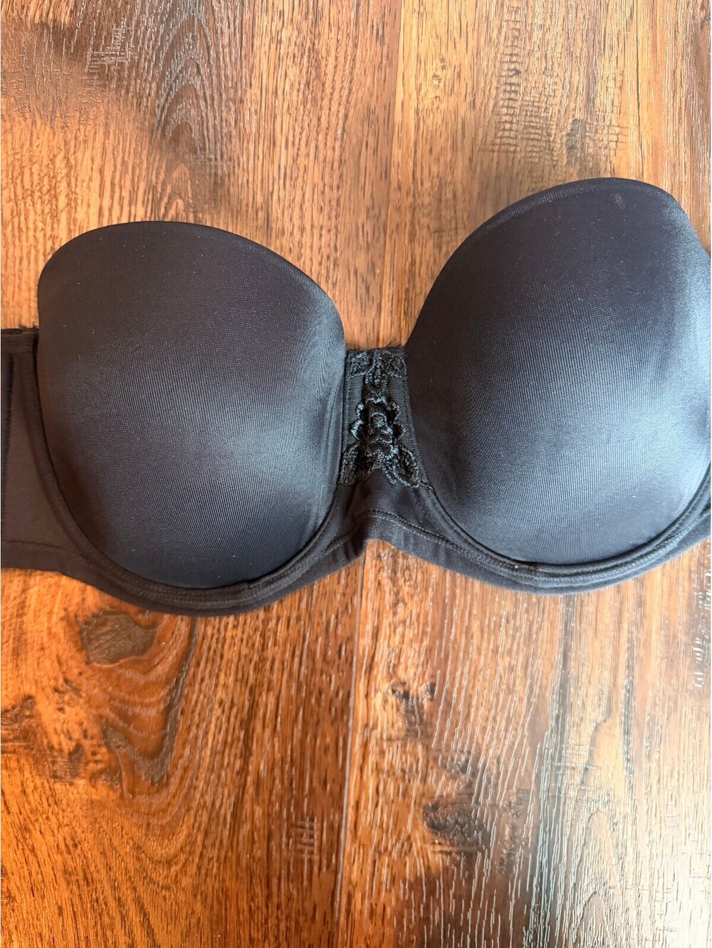 Vanity Fair | Women's Black Strapless Underwire Bra | Size 36B | 1157